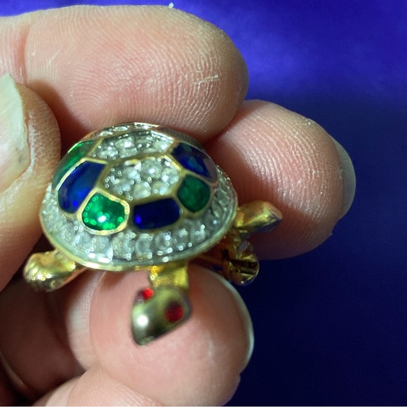 Vintage Turtle Gold-tone Blue/Green Enamel Body Rhinestones Broach with red eyes - Picture 6 of 6